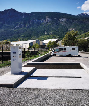 borne de services pour camping-cars