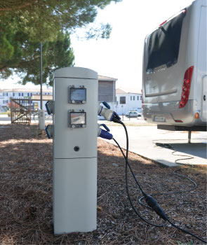 borne-electrique-camping-car