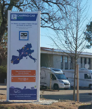 equipement aire camping car 12