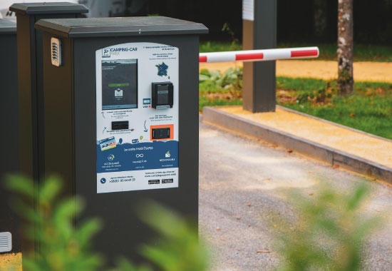 borne-electrique-camping-car-park