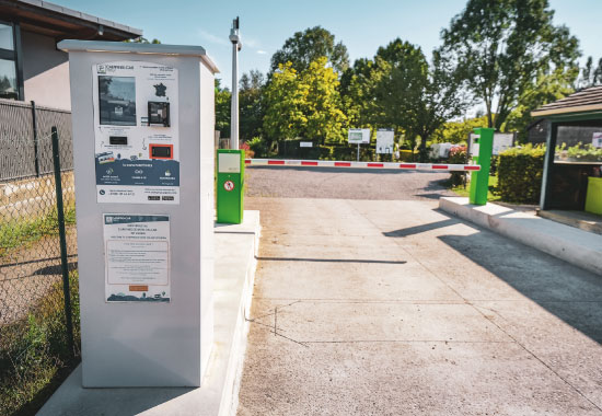 borne-electrique-camping-car-park