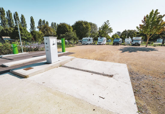 borne-electrique-camping-car-park