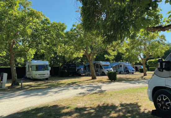 Vans ou camping-cars : comment les accueillir sur votre territoire ?